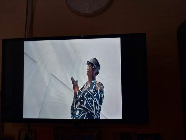 A picture of Ubey tv nch 32