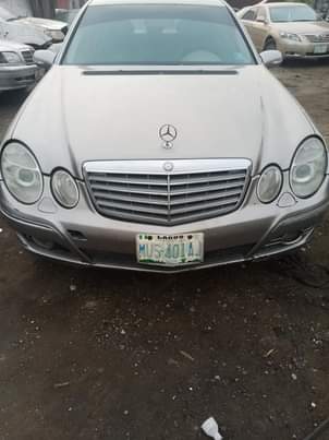 A picture of 07 E350 BENZ