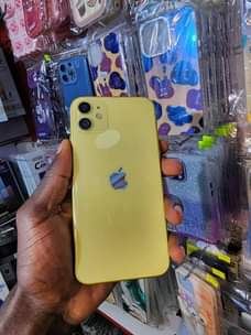A picture of Iphone 11 850000shs