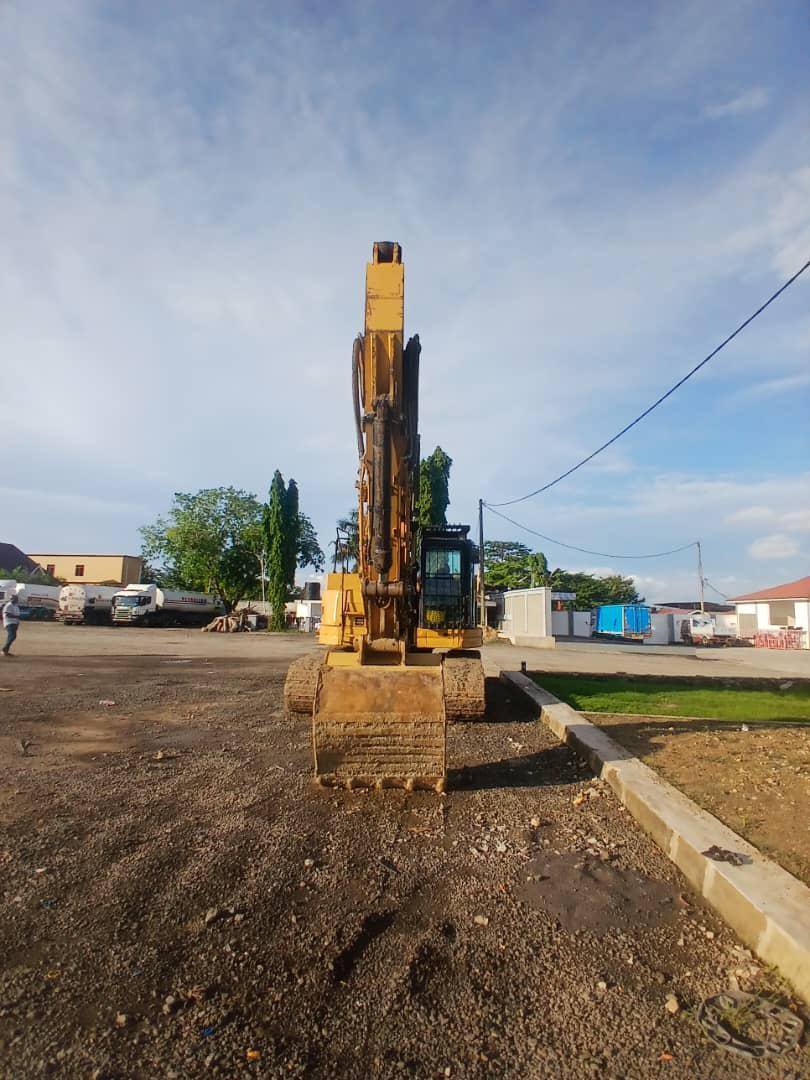 A picture of CATERPILLAR Tshs 170 000 000 0761717171