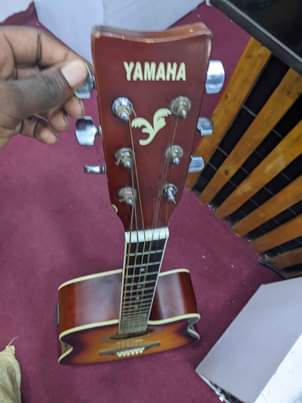 A picture of YAMAHA ACOUSTIC GUITAR
