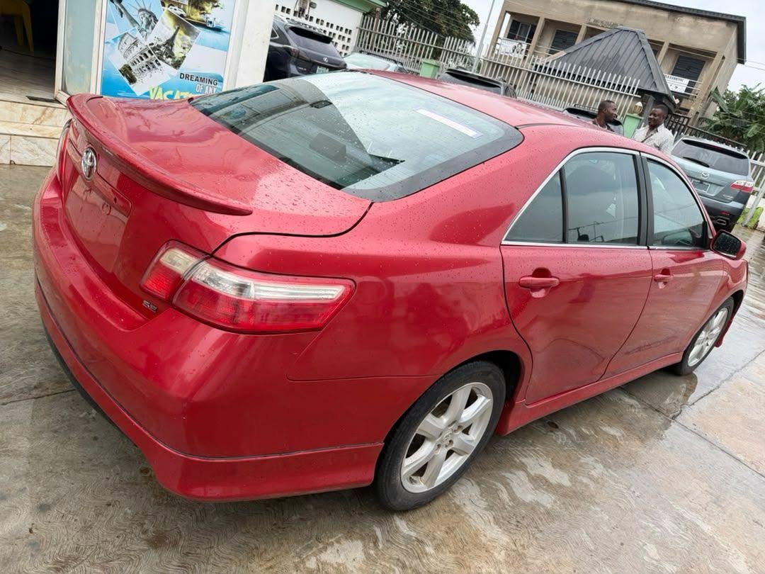 A picture of 2008 Toyota camry se foreign used sharp