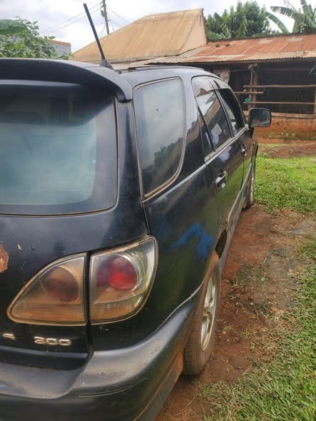 A picture of Toyota harrier 7m