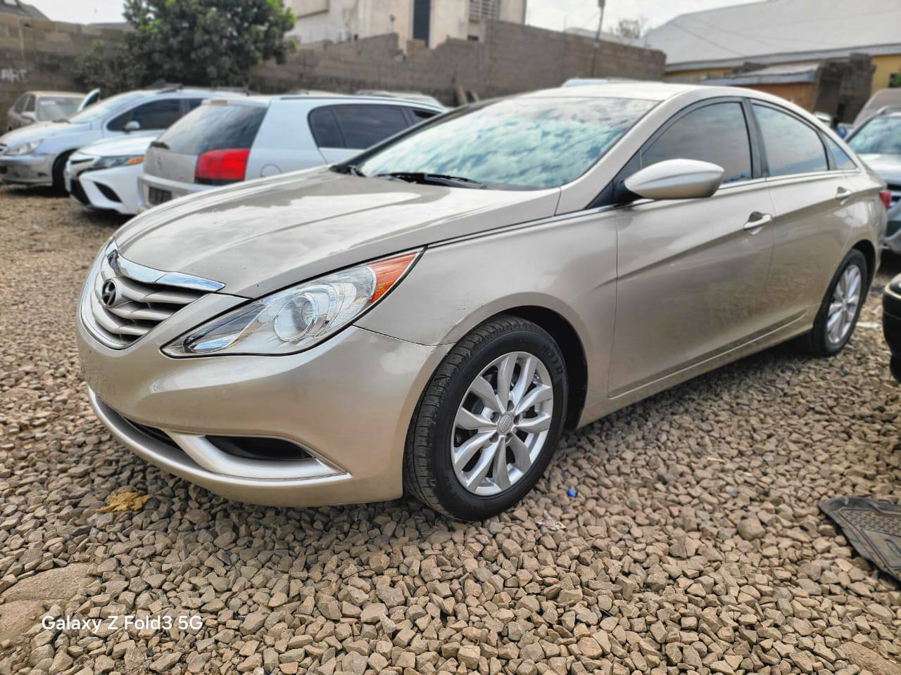 A picture of Hyundai sonata 2011