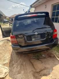 A picture of Toyota highlander 03