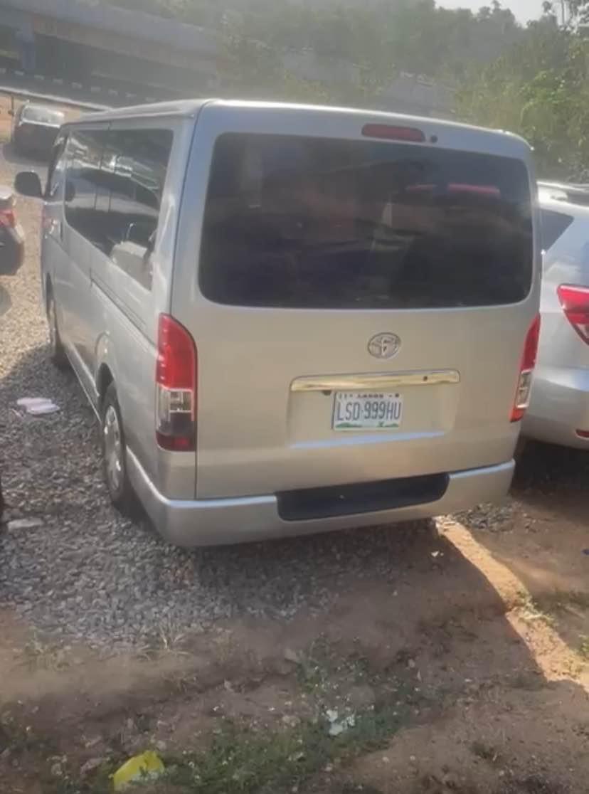 A picture of Toyota Hiace bus