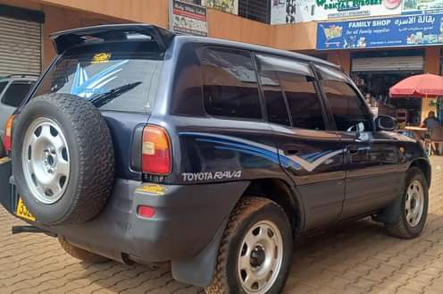 A picture of TOYOTA RAV4 UAP IN PERFECT CONDITION QUICK SELL 13M 0708