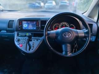 A picture of TOYOTA WISH 0785219712