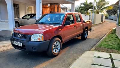 nissan navara