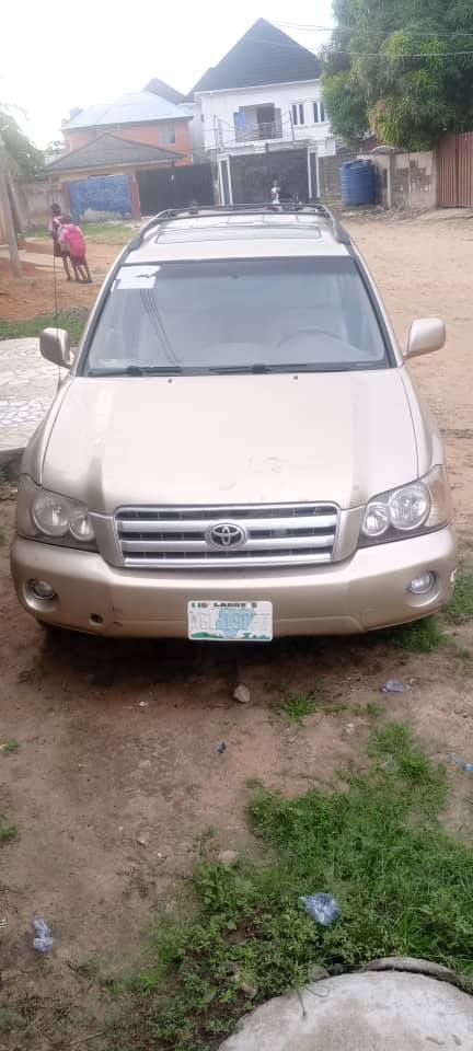 A picture of Toyota Highlander 05