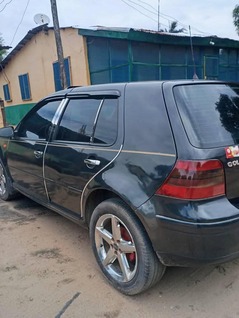 A picture of 2002 Volkswagen golf