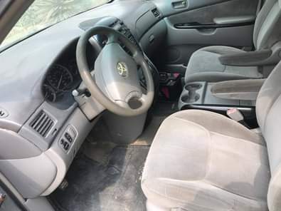 A picture of TODAY DEAL TOYOTA SIENNA 2005 USED NOT REGISTERED Engine Gear