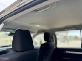 A picture of Inauzwaa Toyota Hilux Tsh 100M For sale Toyota Hilux U