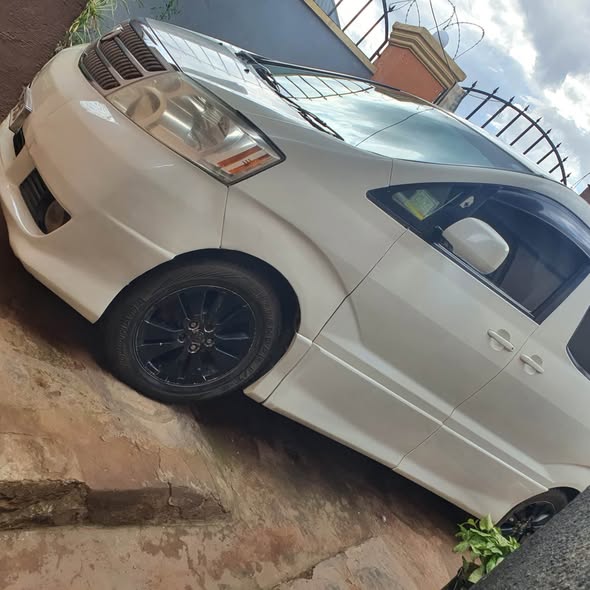 A picture of Toyota Alphard