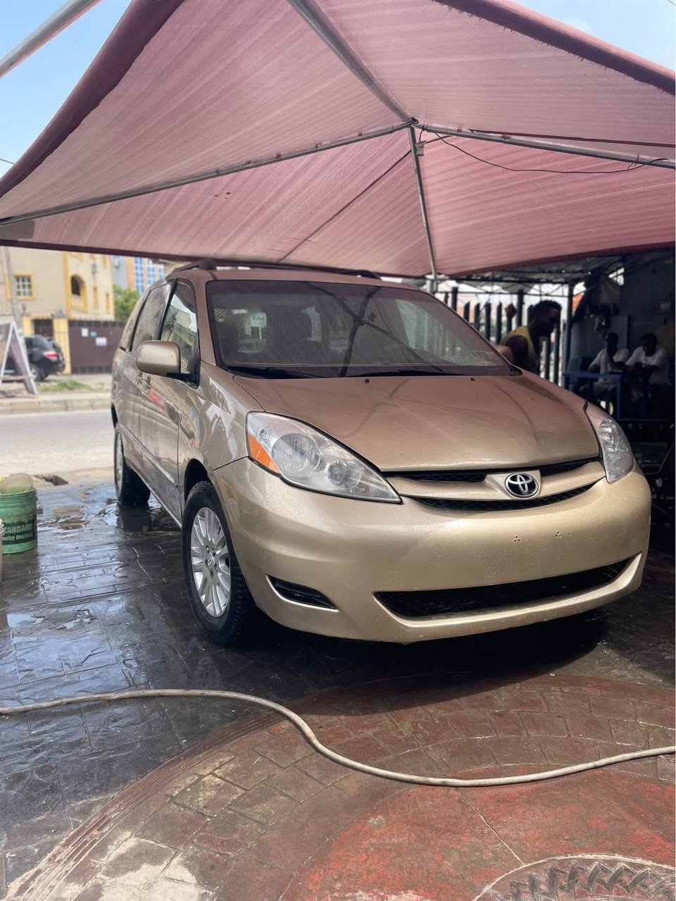 A picture of Toyota sienna 2008 XLE