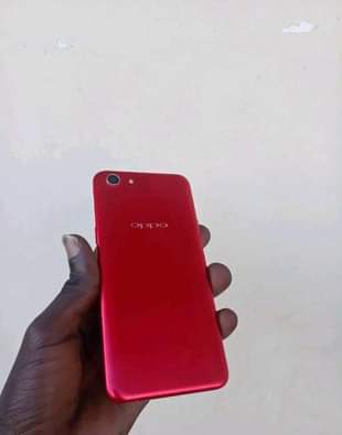 A picture of Oppo A83