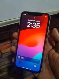 A picture of I phone 11 plain ina password nicheck tuzungumze gb 128