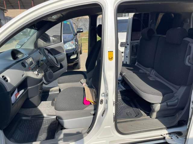 A picture of TOYOTA SIENTA