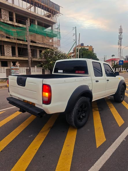 A picture of Nissan Hardboard