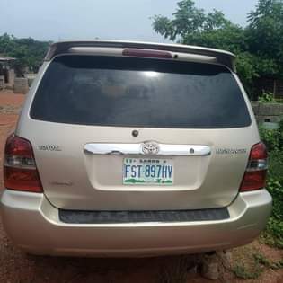 A picture of Toyota Highlander 2005