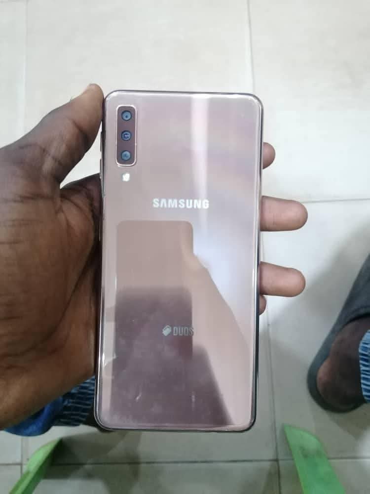 A picture of Samsung galaxy A7
