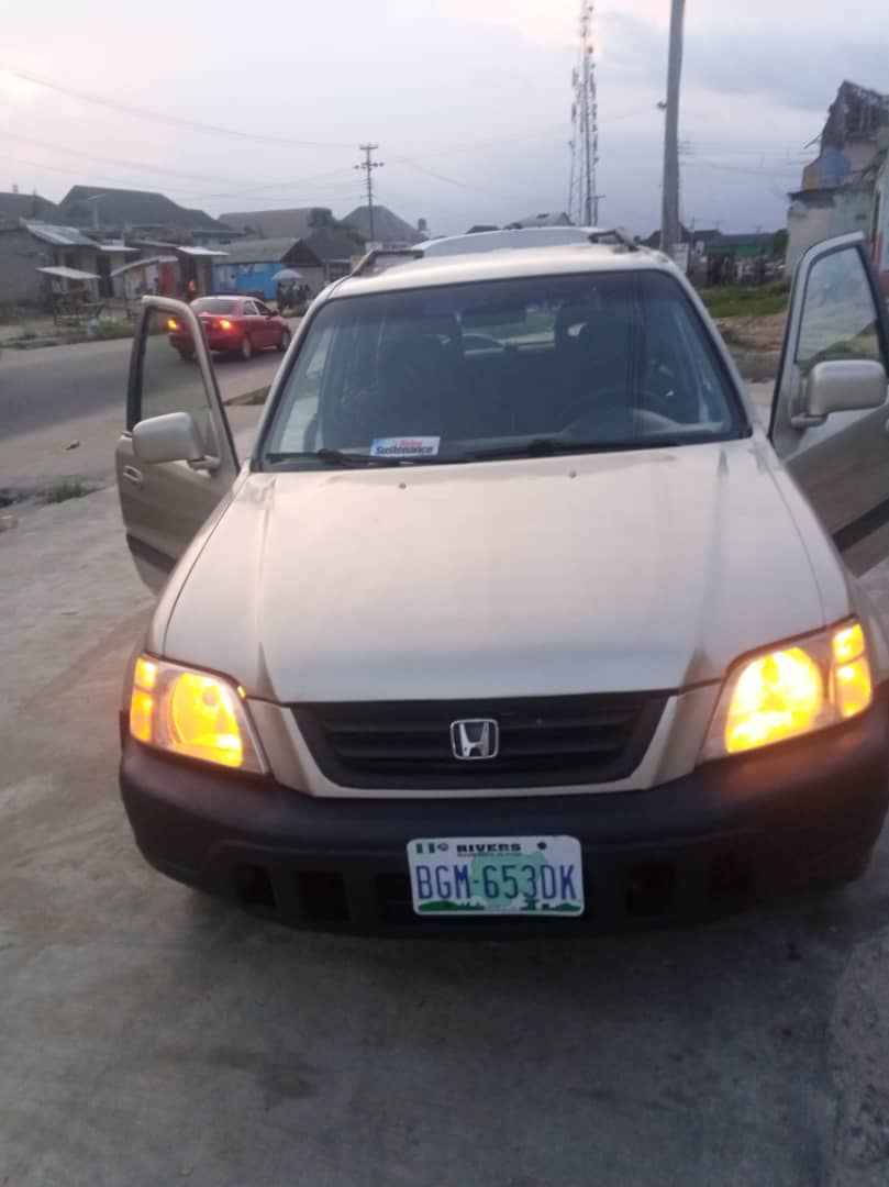 A picture of Honda CR V 1 850m 08032339707