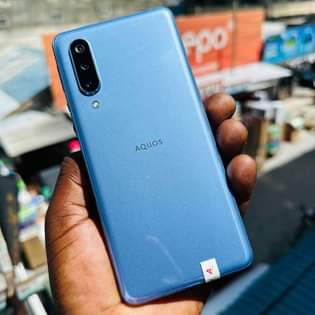 A picture of Aquos zero 5 5g