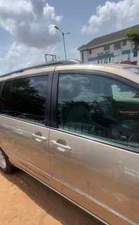 A picture of Belgium standard Toyota Big sienna