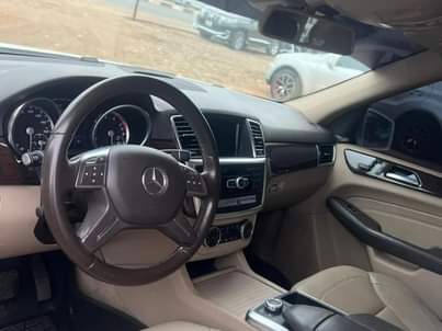 A picture of Mercedes Benz ML350 2015