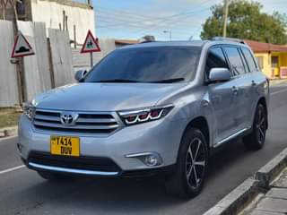 A picture of TOYOTA KLUGER NEW MODEL BEI MILIONI 55