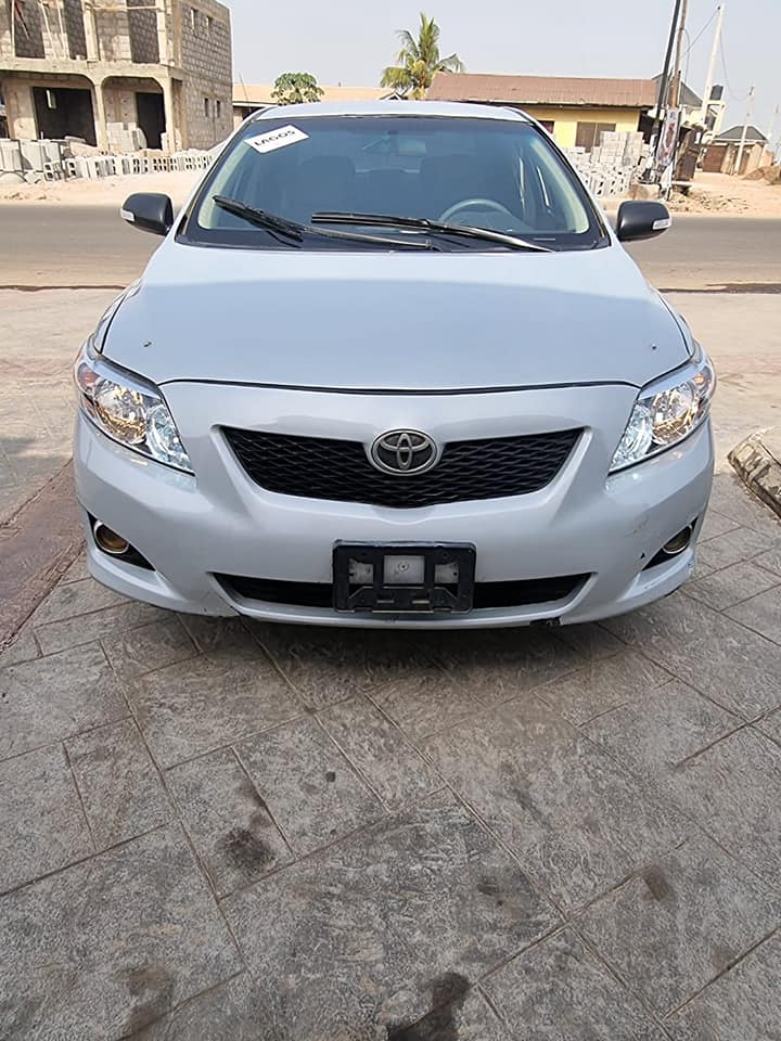 A picture of Toyota Corolla 09