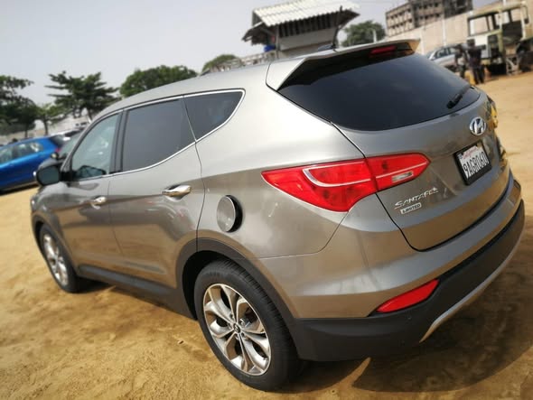 A picture of 2012 Hyundai Santafe 2012 santaf