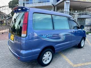 A picture of Toyota Noah gari kali saaana Bei ml 14 sr40 No
