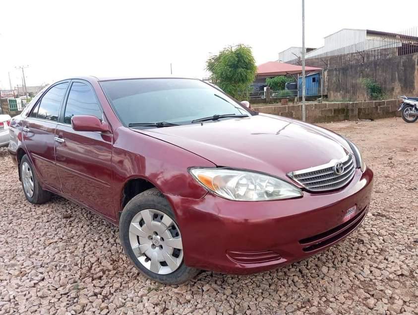 A picture of 2004 Toyota Camry Big daddy Small