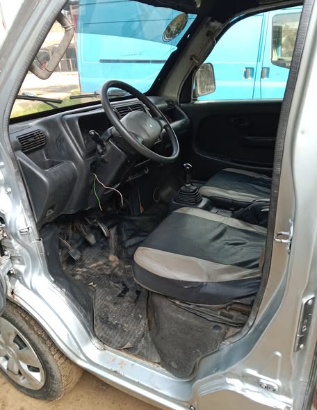A picture of Suzuki mini bus