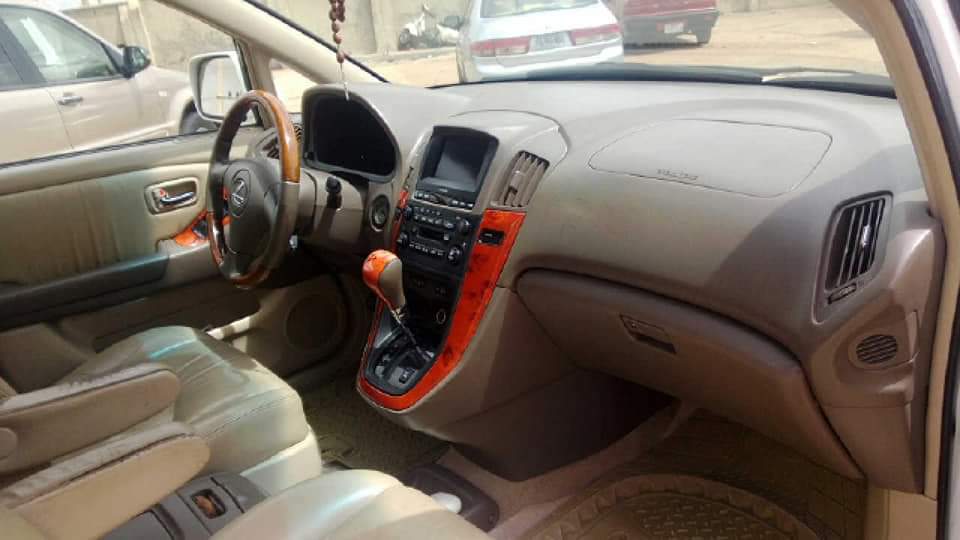 A picture of Toks Lexus Rx300 For Sale Seller Calling ID 2347073191012
