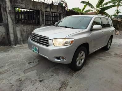 A picture of 2010 model toyota HIGHLANDER BASIC EDITION 4WD FOR SALE FIRST
