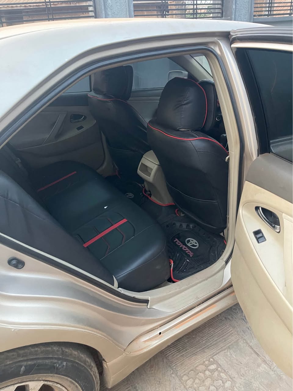 A picture of Here is a toyota Camry 2009 model 2023 on custom
