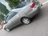A picture of 2004 Toyota Camry Le