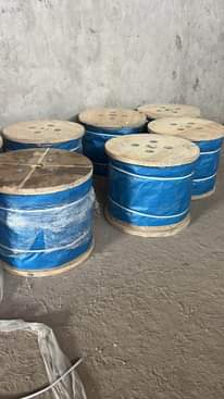 A picture of Compressor and Wire Rope