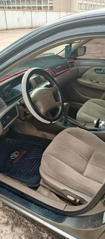 A picture of Toyota Camry 02 LE 08020698400