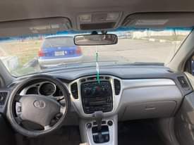 A picture of Less than a year registered Toyota Highlander 2006 3rows