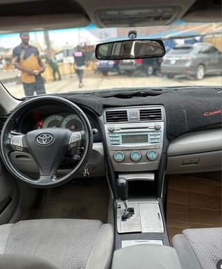 A picture of Extremely clean 2009 toyota camry toys standard registered