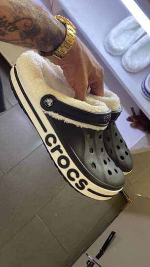 crocs