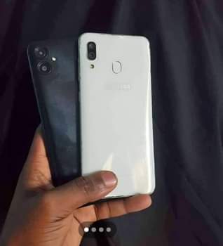 A picture of Samsung a30