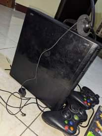 A picture of Xbox slim na fat