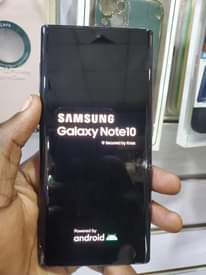 A picture of SAMSUNG GALAXY NOTE10 256GB 8GB RAM has a minor crack