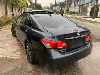 A picture of ES 350 BLACKY