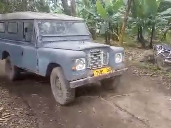 A picture of Land Rover Defender 109 full original
