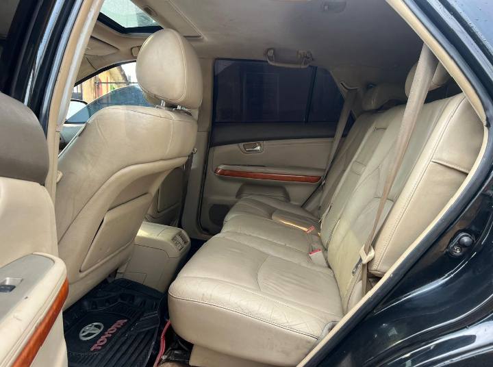 A picture of Lexus Rx330 2006